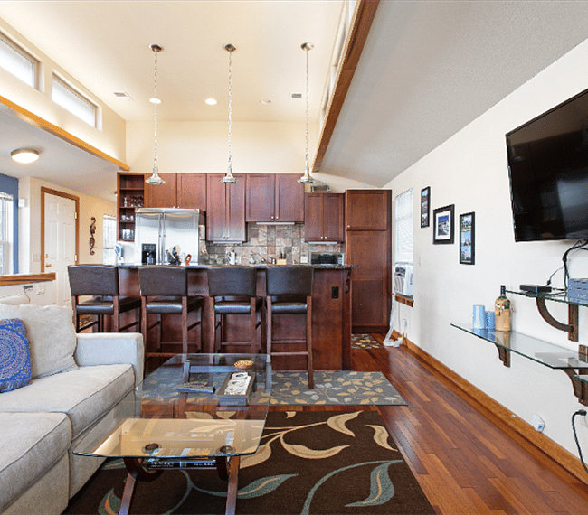 living room/kitchen