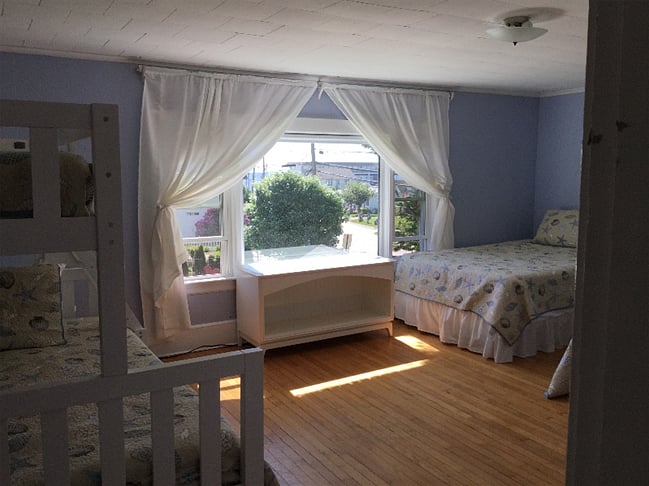 Guest bedroom