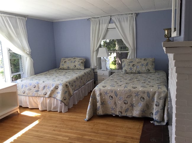 Guest bedroom