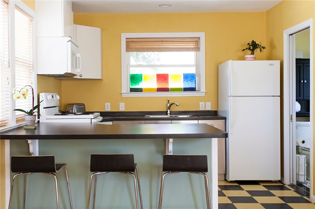 Kitchen with new appliances (no dishwasher)