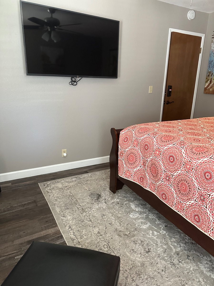 Queen bedroom. Electronic door lock (for xtra privacy) https://www.furnishedfinder.com/property/231283_3