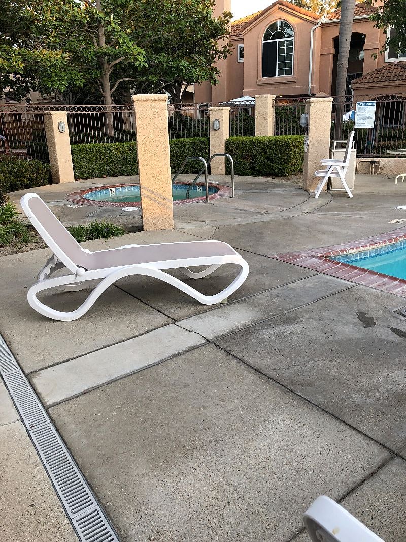 Exterior Cozy Condo - pool area - showers - jacuzzi