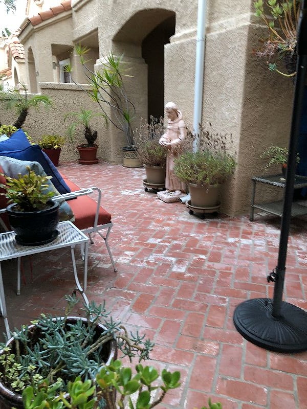 Exterior Cozy Condo - downstairs patio