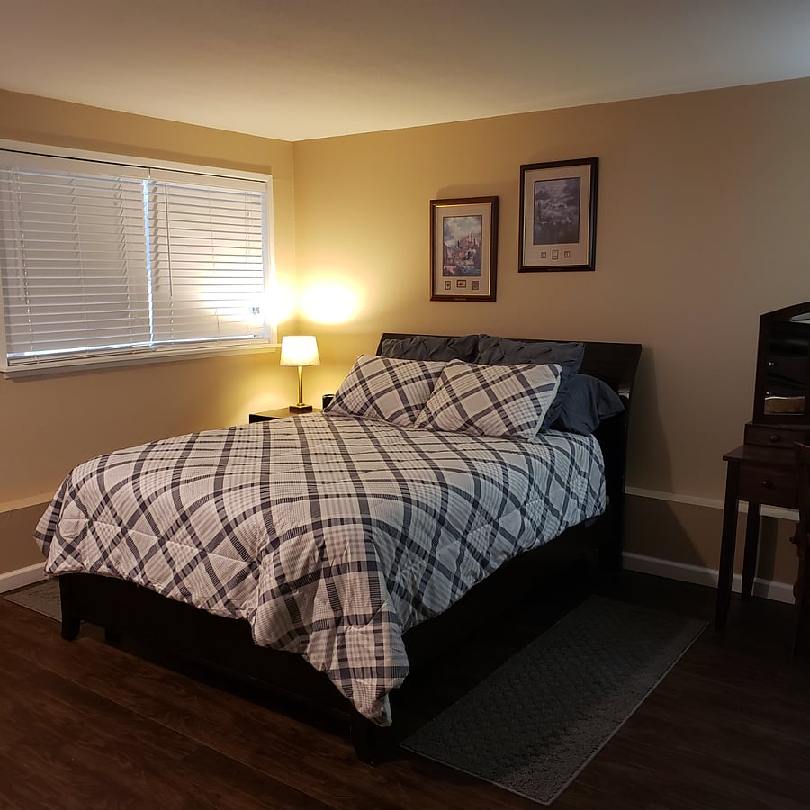 Comfortable, adjustable Queen Size bed