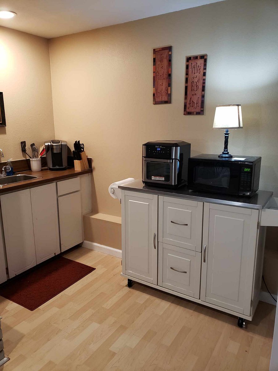 Kitchen appliances.