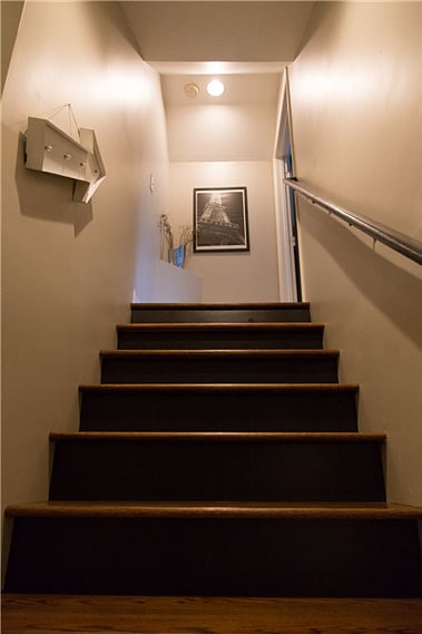 Stairs leading to the apt