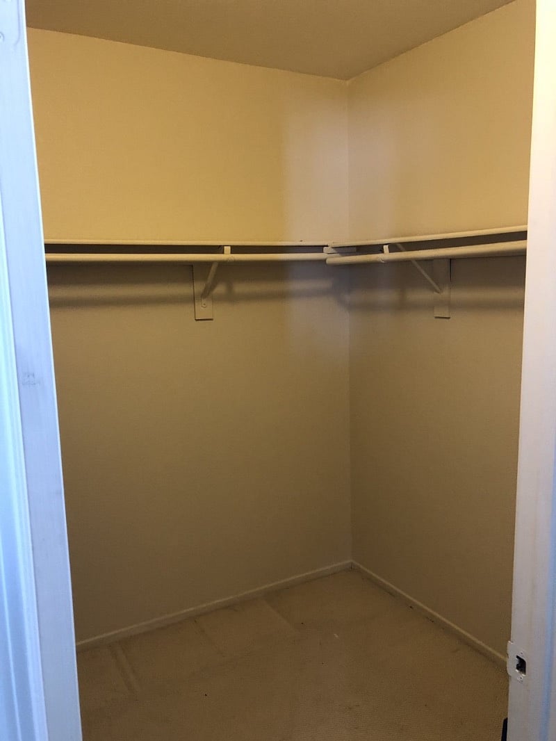Walk In Closet 