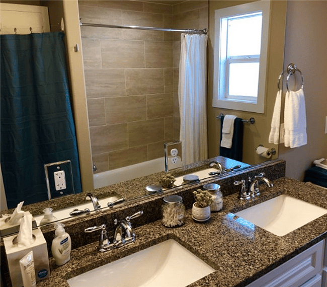 Spacious Bathroom