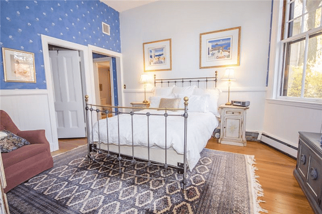 Master Bedroom (Queen)