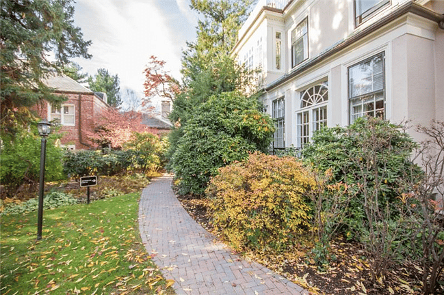 Walkway to Front Door