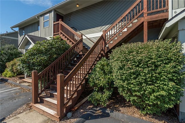 Entrance to 510 Windswept Drive 2 BR 2 BA Elegant Condo with Views of the City and Mountains, 4 minutes from Mission Hospital
