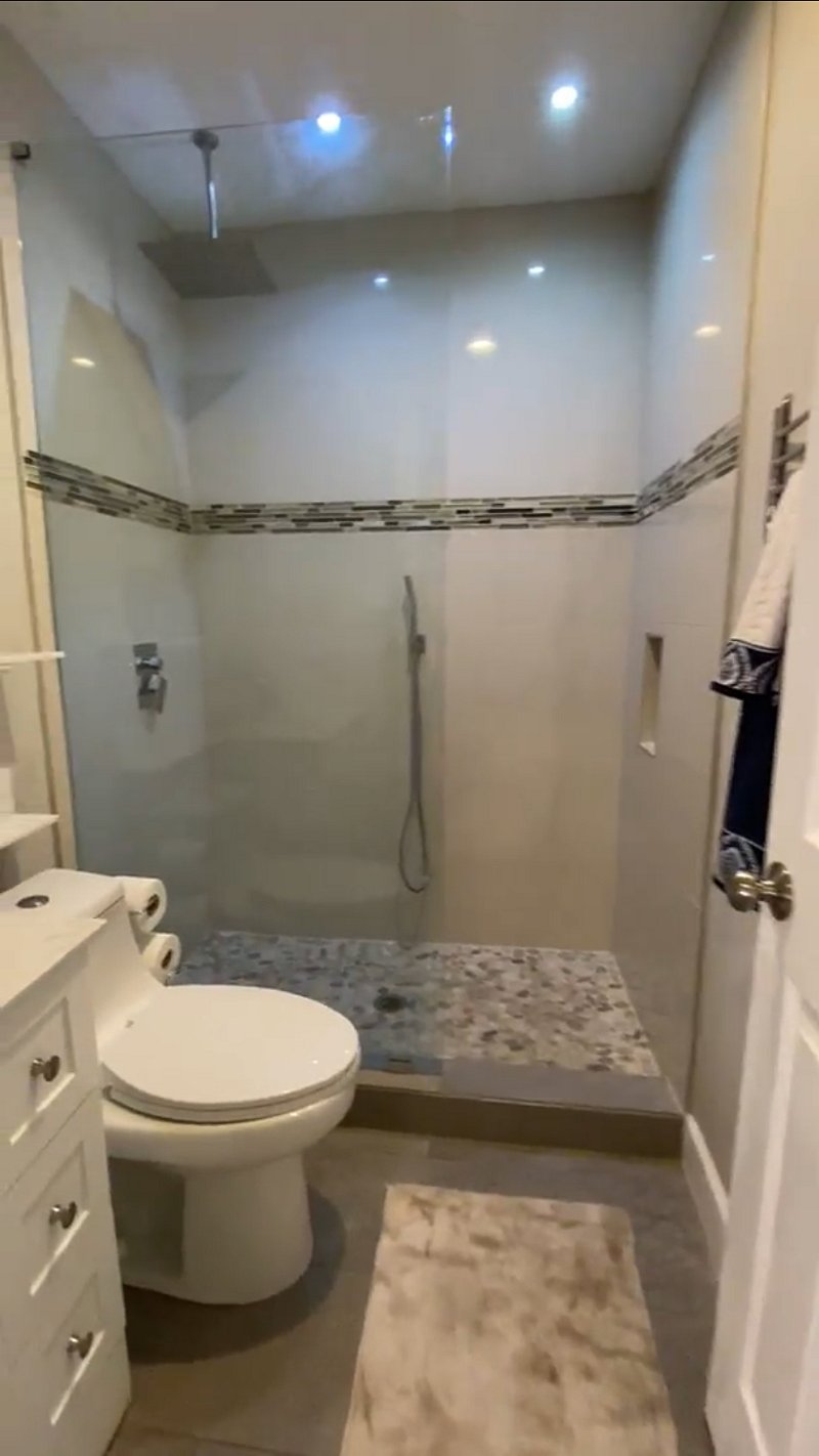 Apt B shower and bathroom