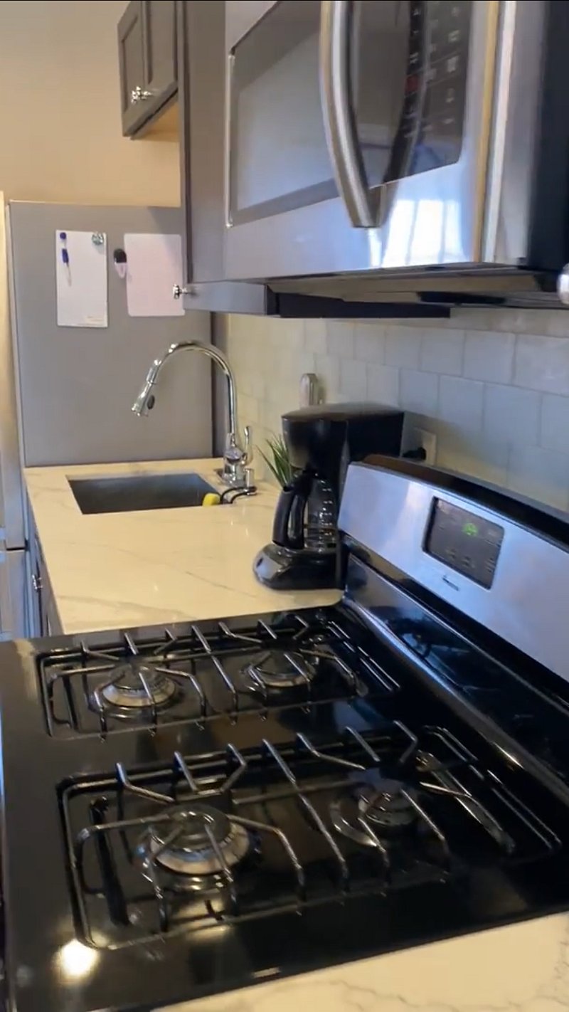 Apt B kitchen