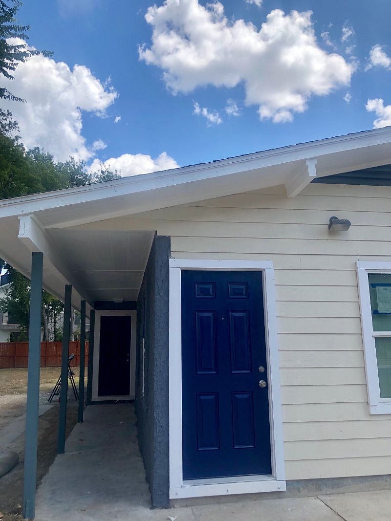 This is a duplex.  We have pics of both here, and a video walkthrough of the individual apartment you would be renting is available.