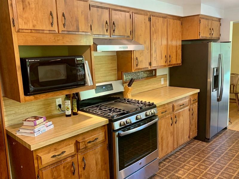Updated appliances with gas range, stainless fridge and dishwasher. 