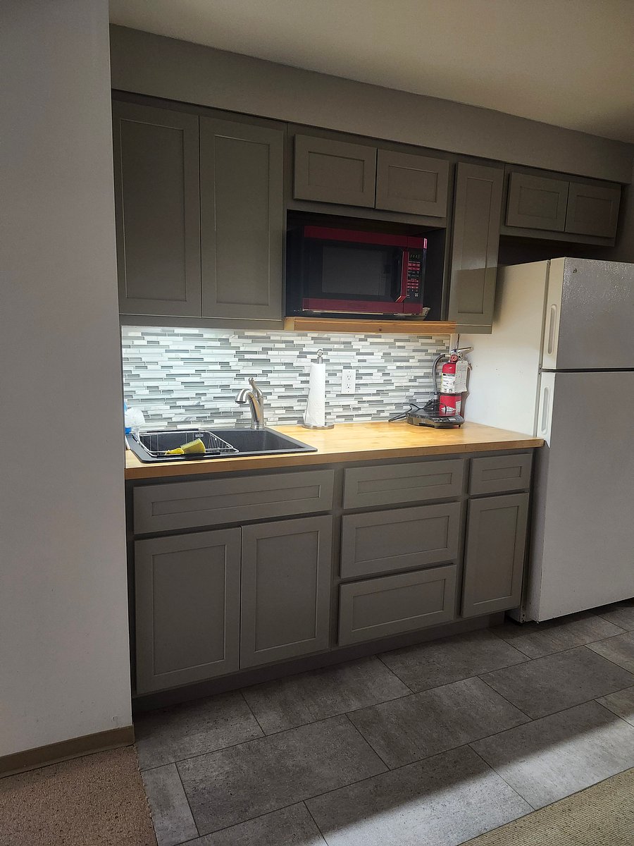 Kitchenette.