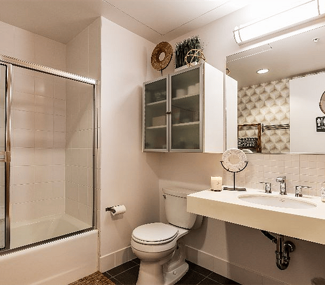 Large bathroom, shower and tub.