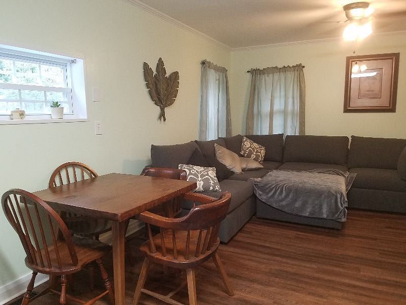 living room / dining area