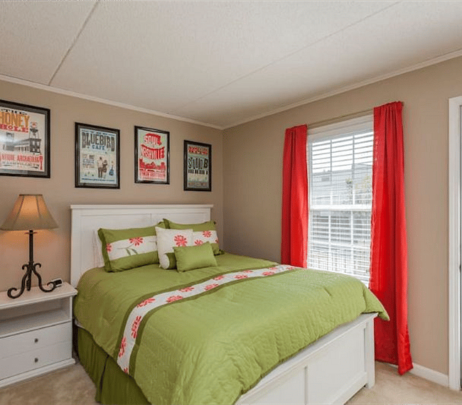 Guest bedroom with balcony access