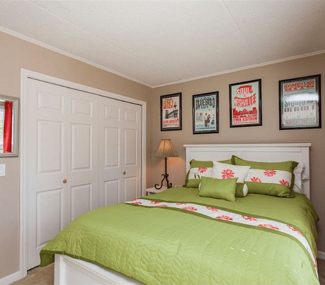 Guest bedroom with full length closet