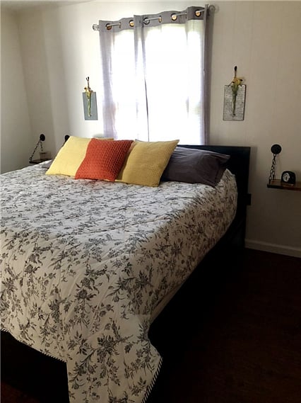 Bedroom #1: King-Size bed