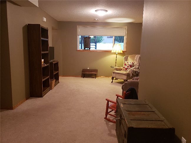 Extra room/family room