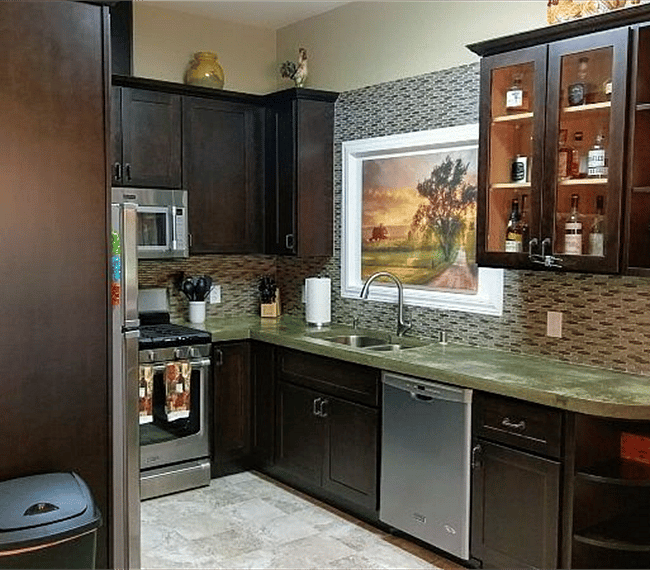 Right side of kitchen