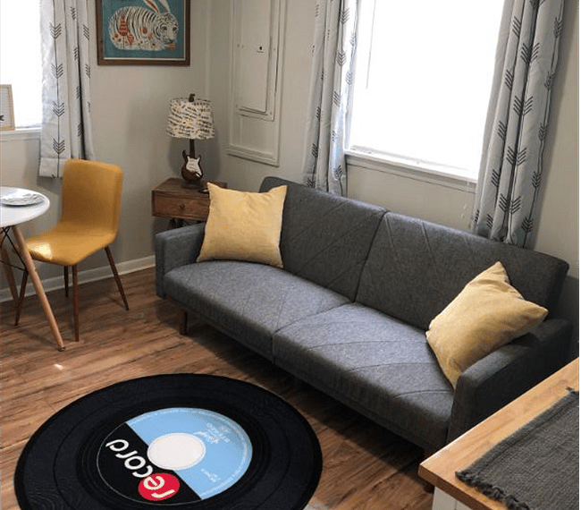 2nd bedroom used as sitting area with full futon.