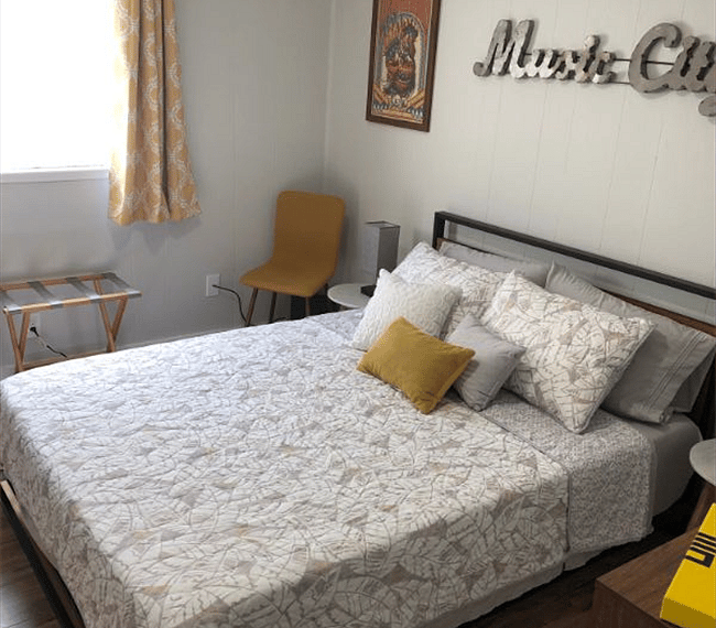 Bedroom complete with Music City theme.