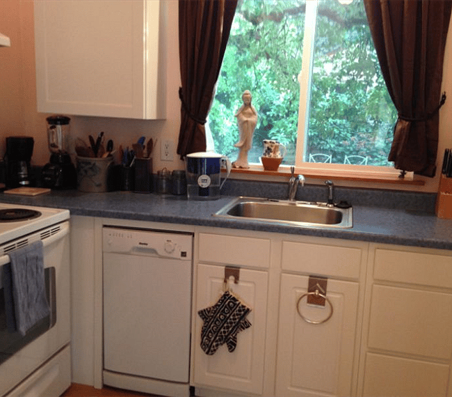 The other side of the kitchen
