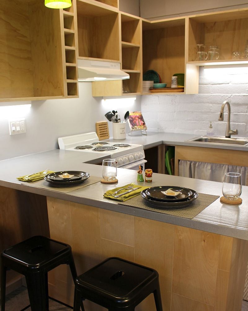 Full kitchen