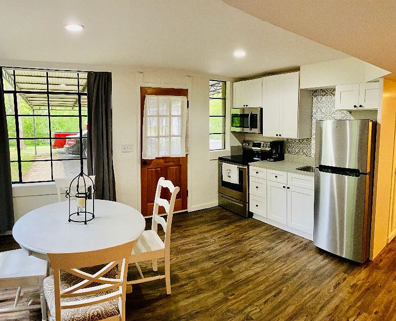 Furnished Finder property 233305_1 photo 1