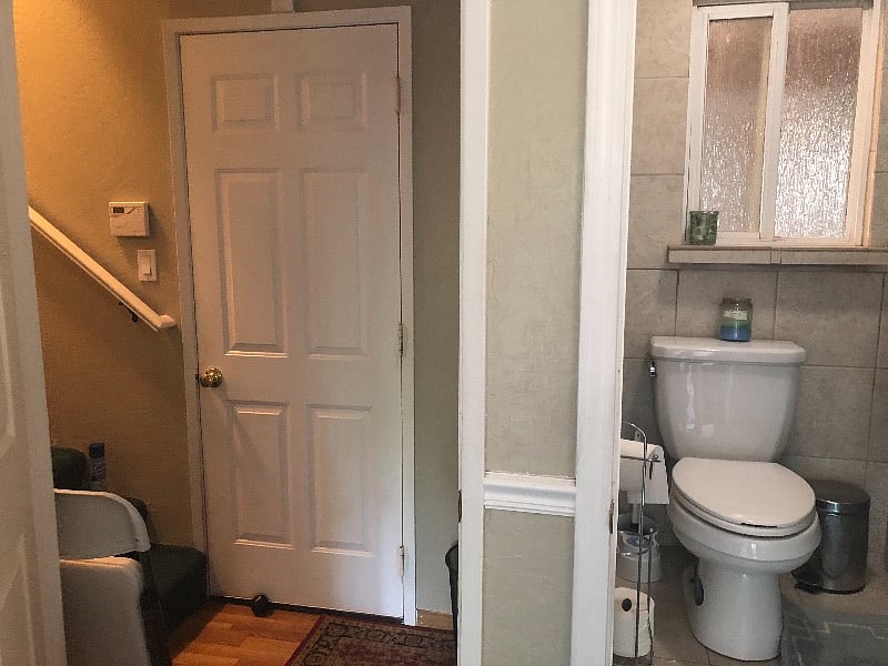 Studio entrance from garage 