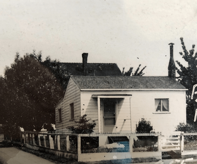 Vintage photo of the cottage.