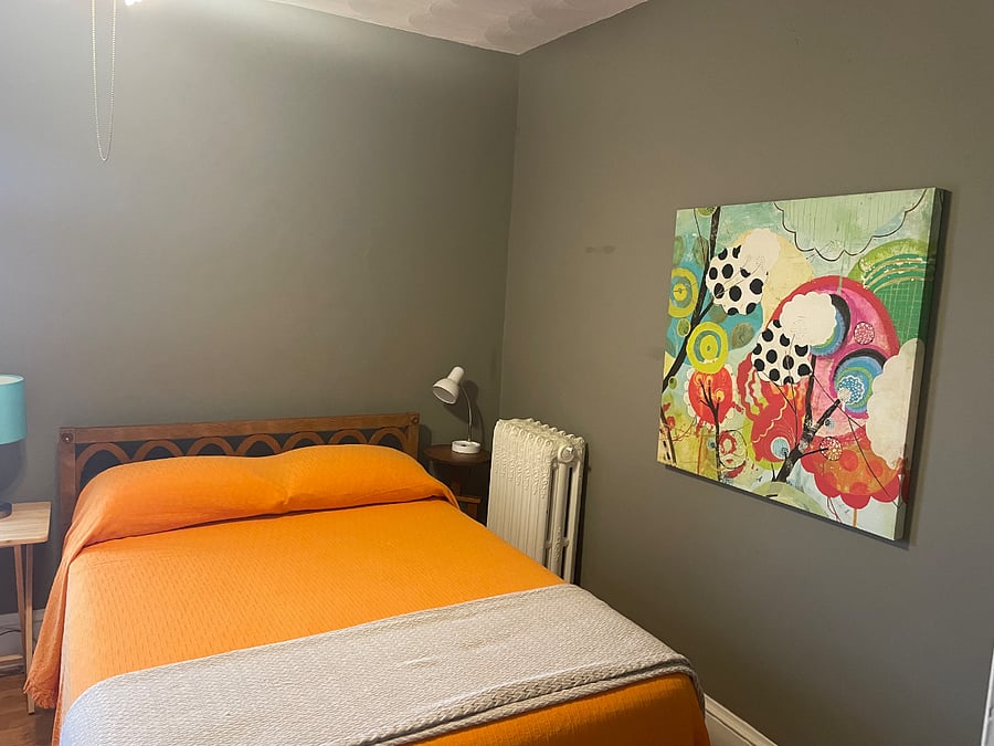 Full bedroom