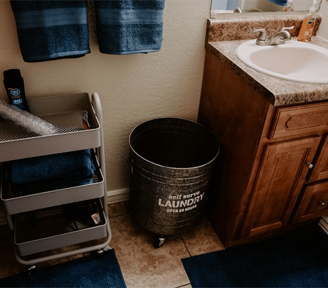 bathroom 