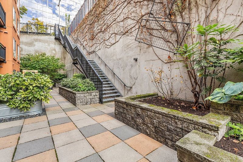 These steps lead up to Harborview. A short-walk to Harborview, Swedish, Fred Hutch, Polyclinic, Virginia Mason