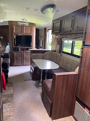 Beautiful 27 foot RV For Rent