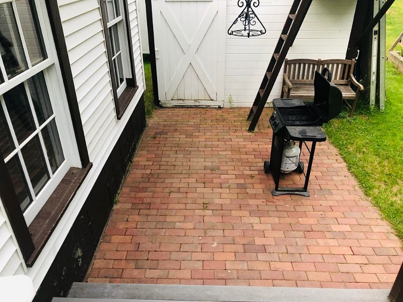 Backyard grilling patio