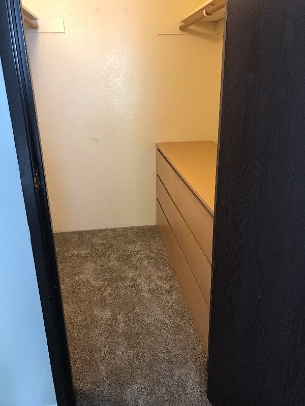 Top floor with deck
TV, Cable, WiFi
Walk-in closet with 6 drawers chest
(Fully furnished rental in Reno)