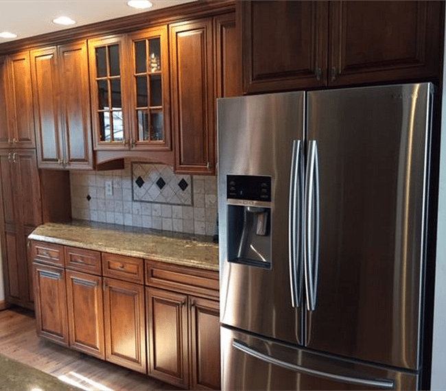 Samsung Fridge with ice/water on door. Plenty of storage