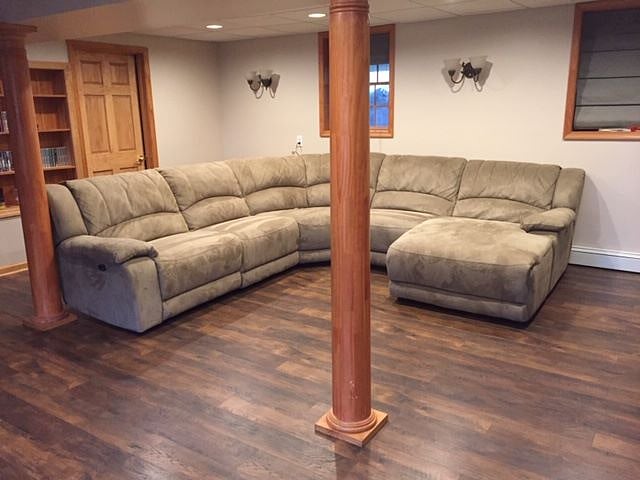 Large Family Room, power recliners, power lounger, enjoy cable or movies or a game of chess