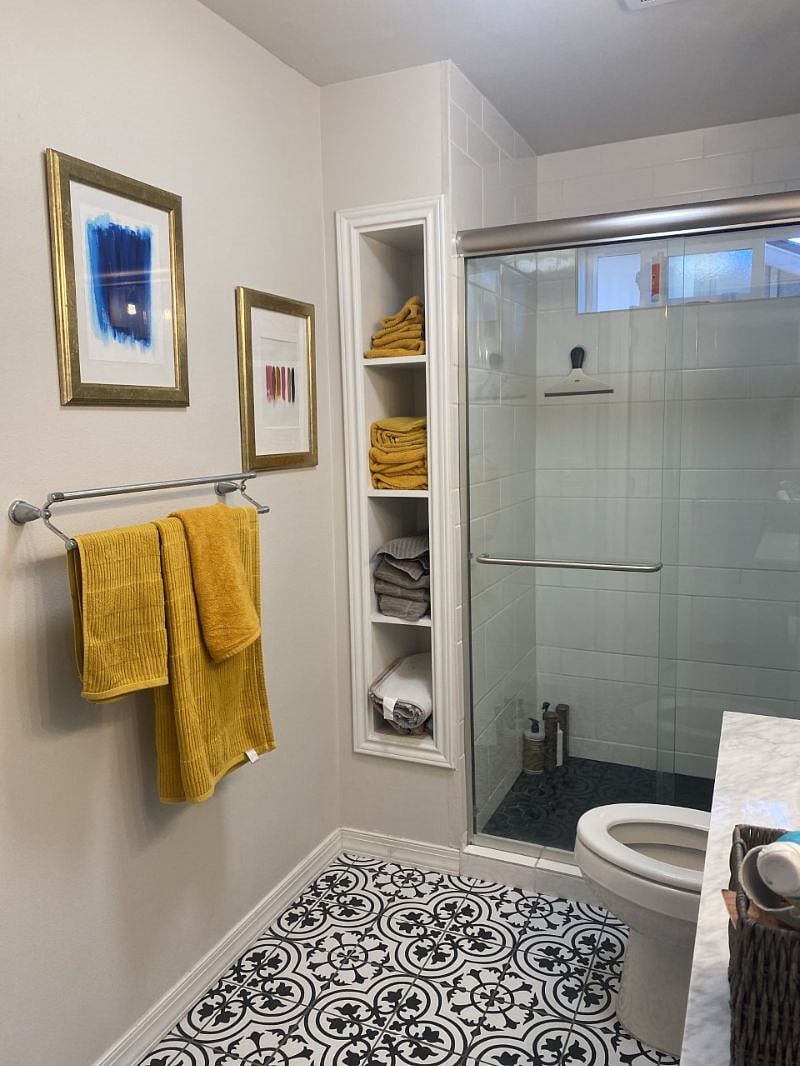 Main bath down stairs