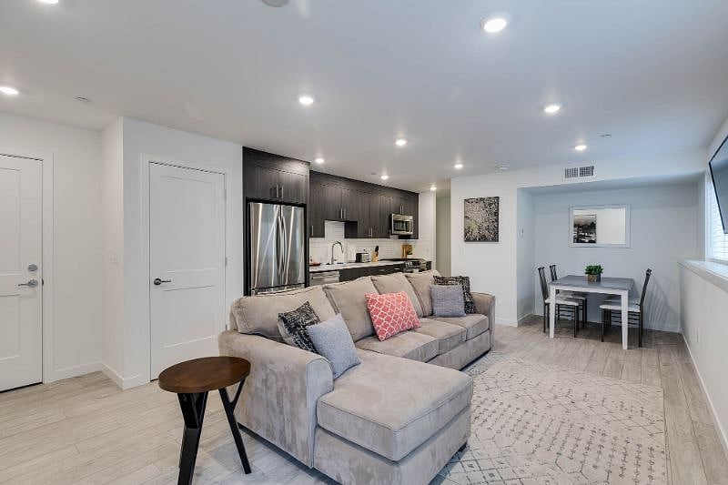 Furnished Finder property 236121_1 photo 4