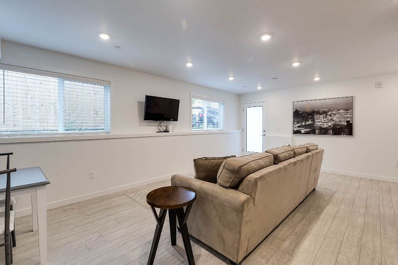 Furnished Finder property 236121_1 photo 6