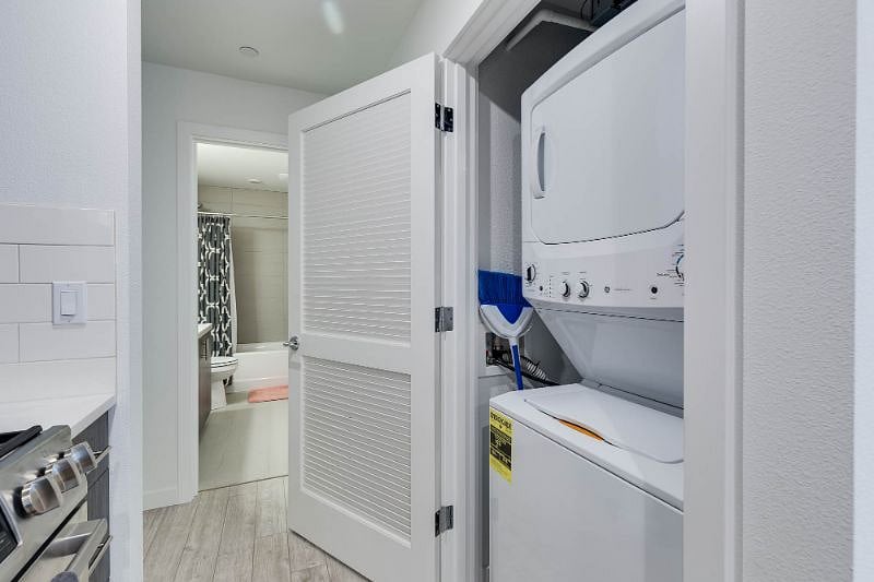 Furnished Finder property 236121_1 photo 18