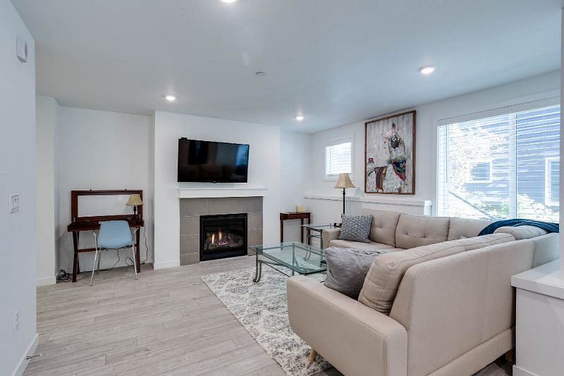 Furnished Finder property 236121_3 photo 6