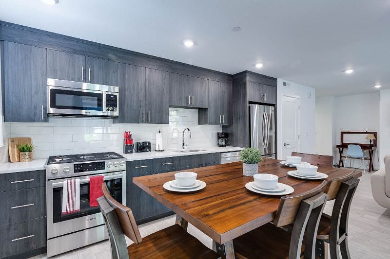 Furnished Finder property 236121_3 photo 8