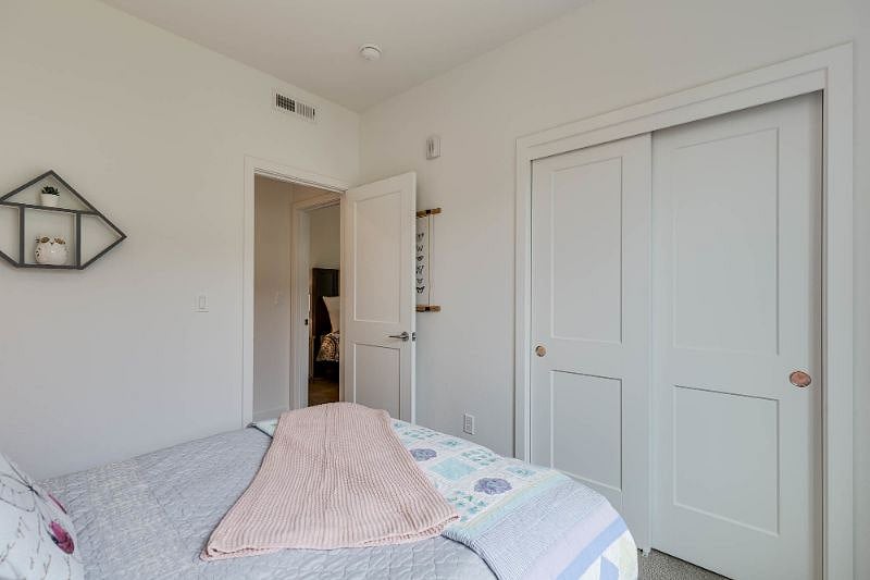 Furnished Finder property 236121_8 photo 20