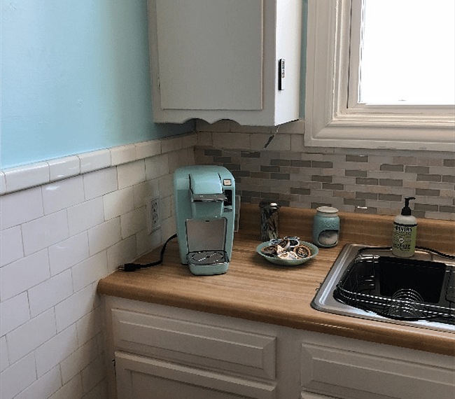 Full kitchen with coffee maker & microwave